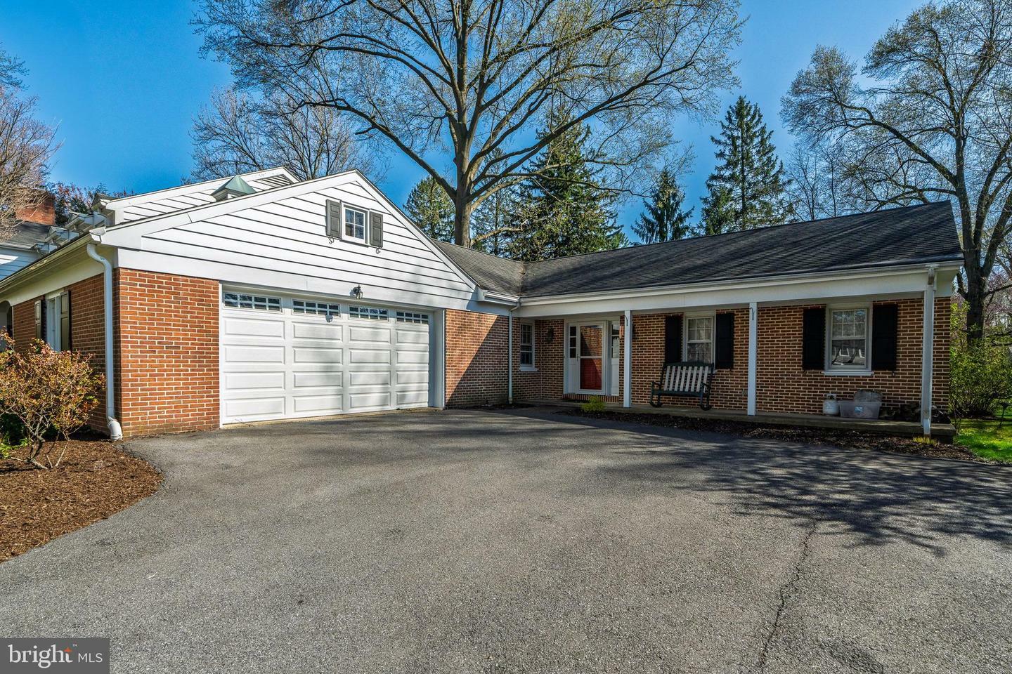 Property Photo: 1428 Center Road PA 17603