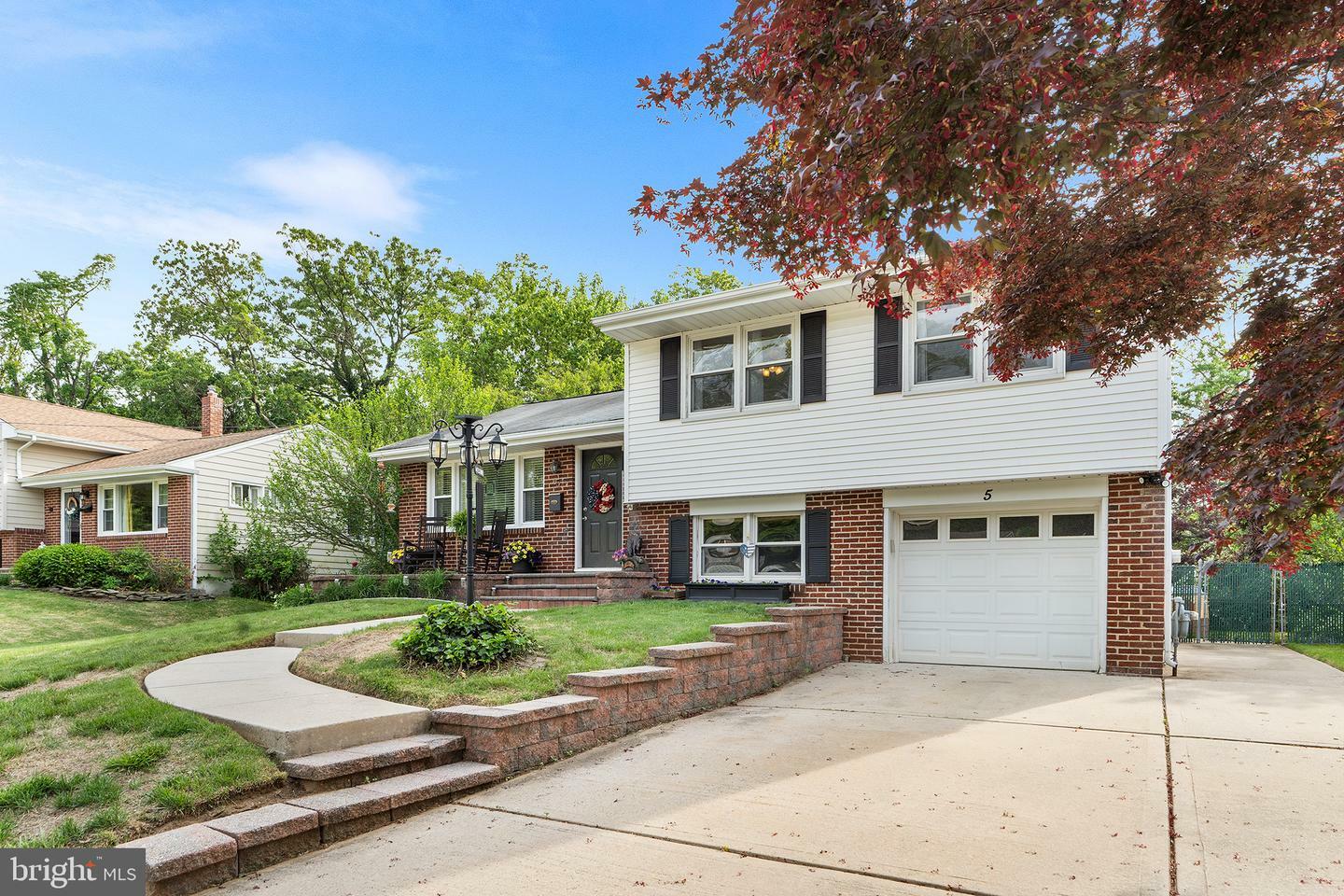 Property Photo: 5 Valley View Court NJ 08620