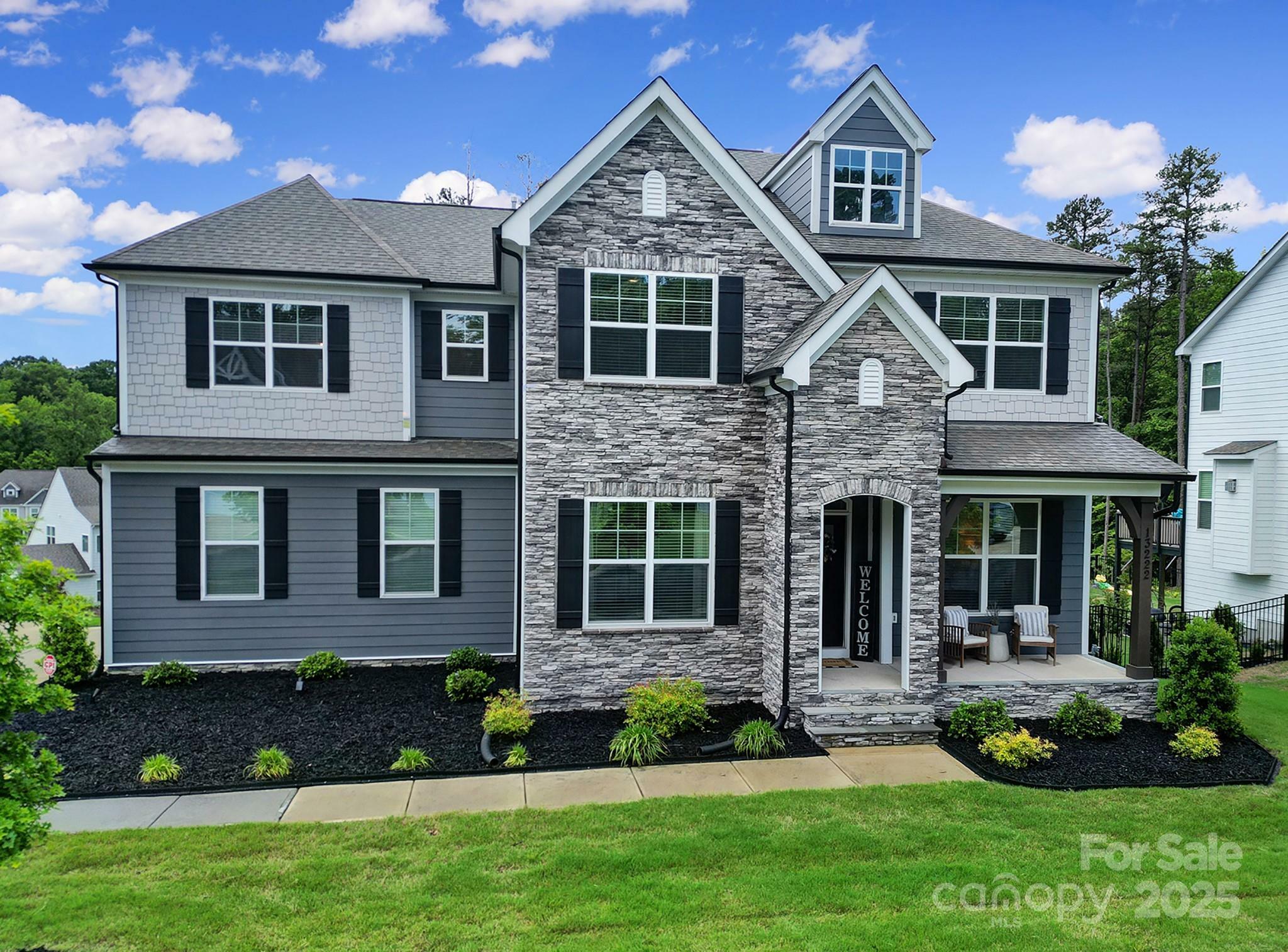 Property Photo: 13222 Fiore Place NC 28078