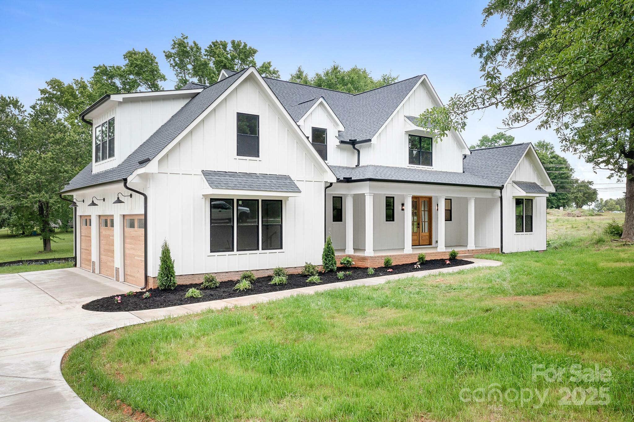 Property Photo:  104 Arbor Drive  NC 28173 