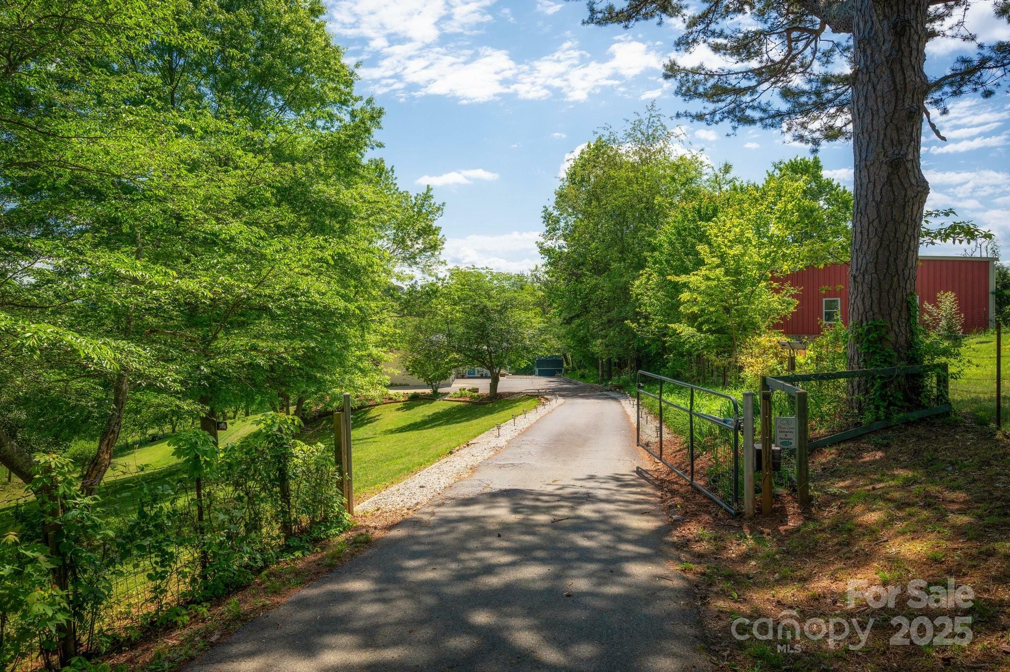 Property Photo: 1572 Alexander Road NC 28748