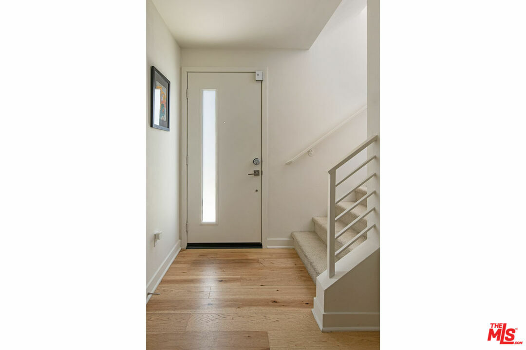 Property Photo: 2700 E Chaucer St CA 90065