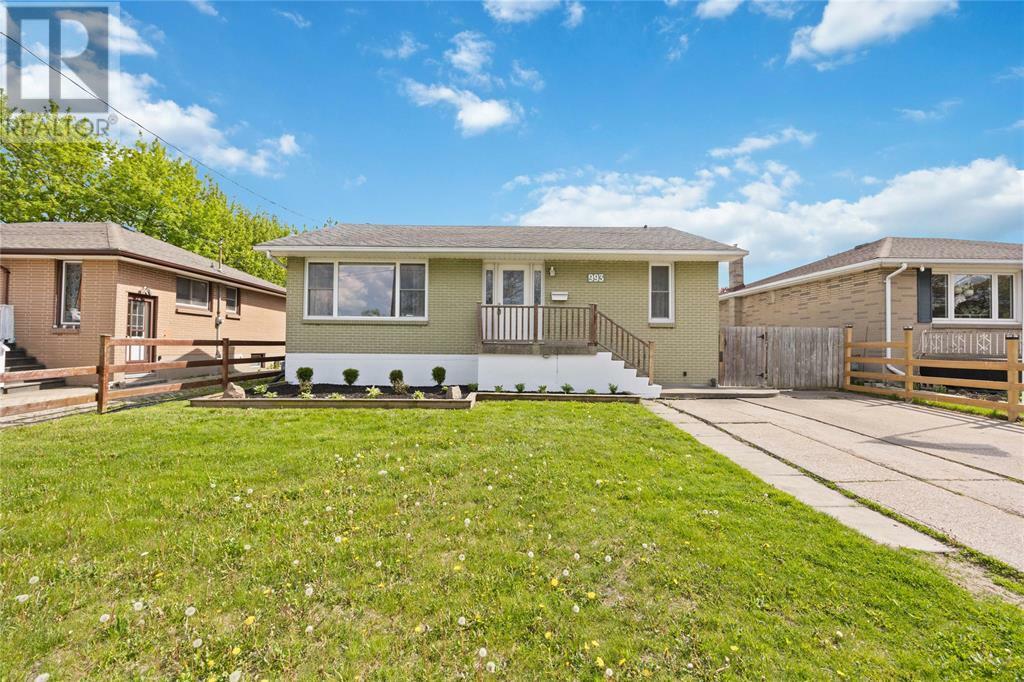 993 Wellington Street  Sarnia ON N7S 1E2 photo