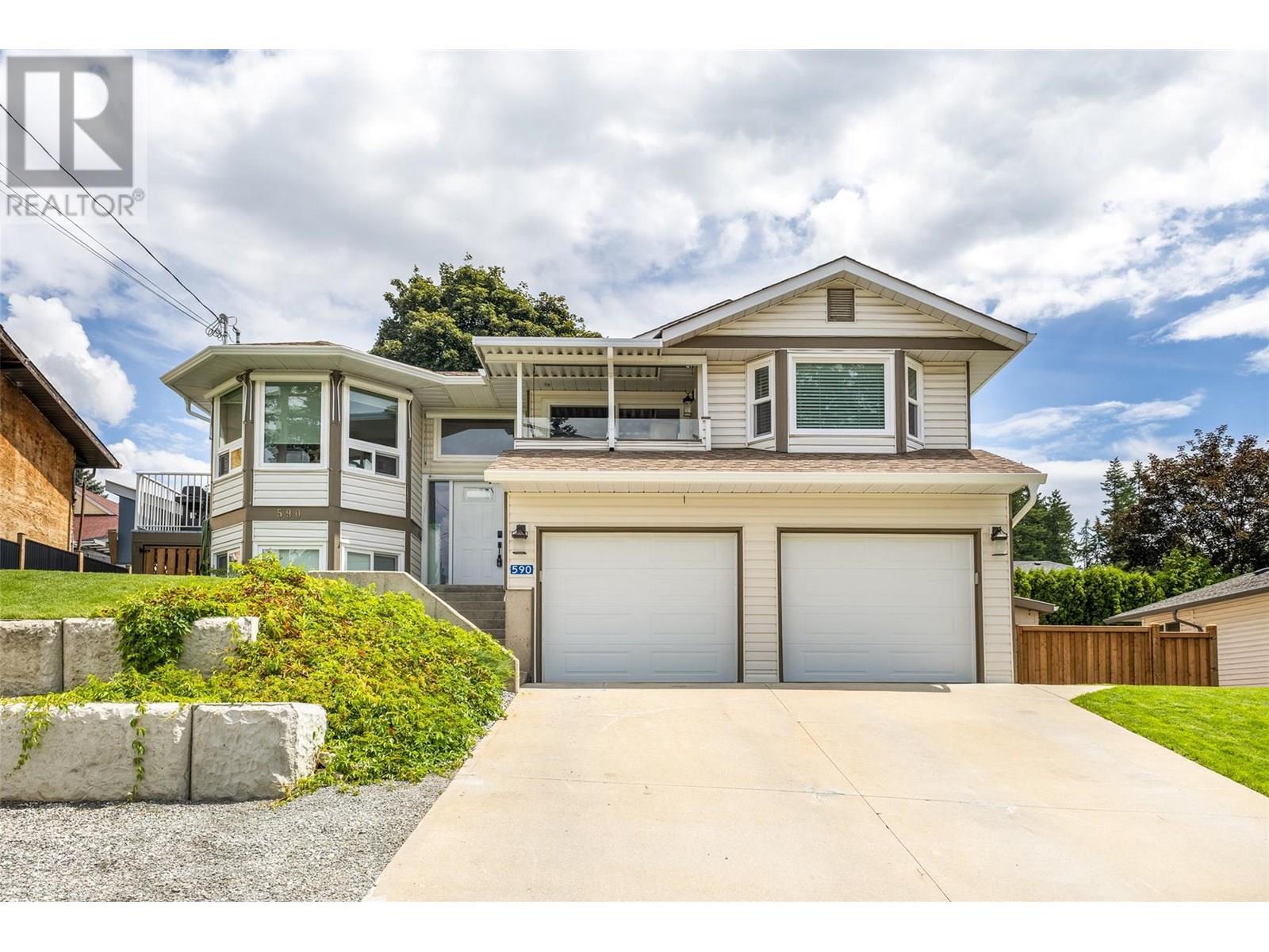 Property Photo: 590 20 Street Southeast BC V1E 2J8