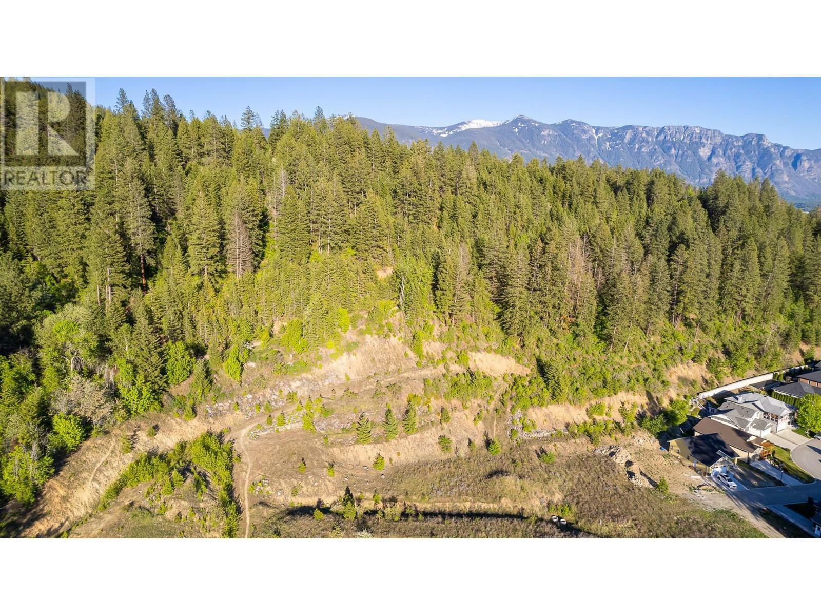 Property Photo:  420 20th Avenue North  BC V0B 1G5 