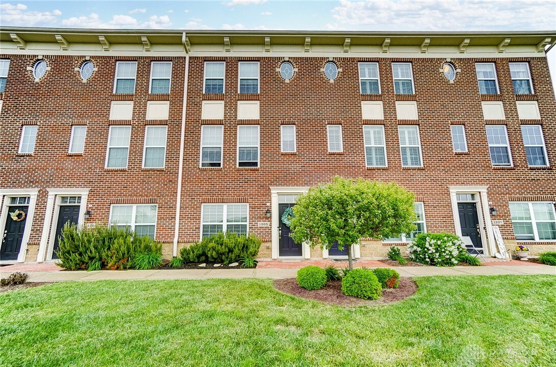 Property Photo:  1205 Parklake Row  OH 45066 