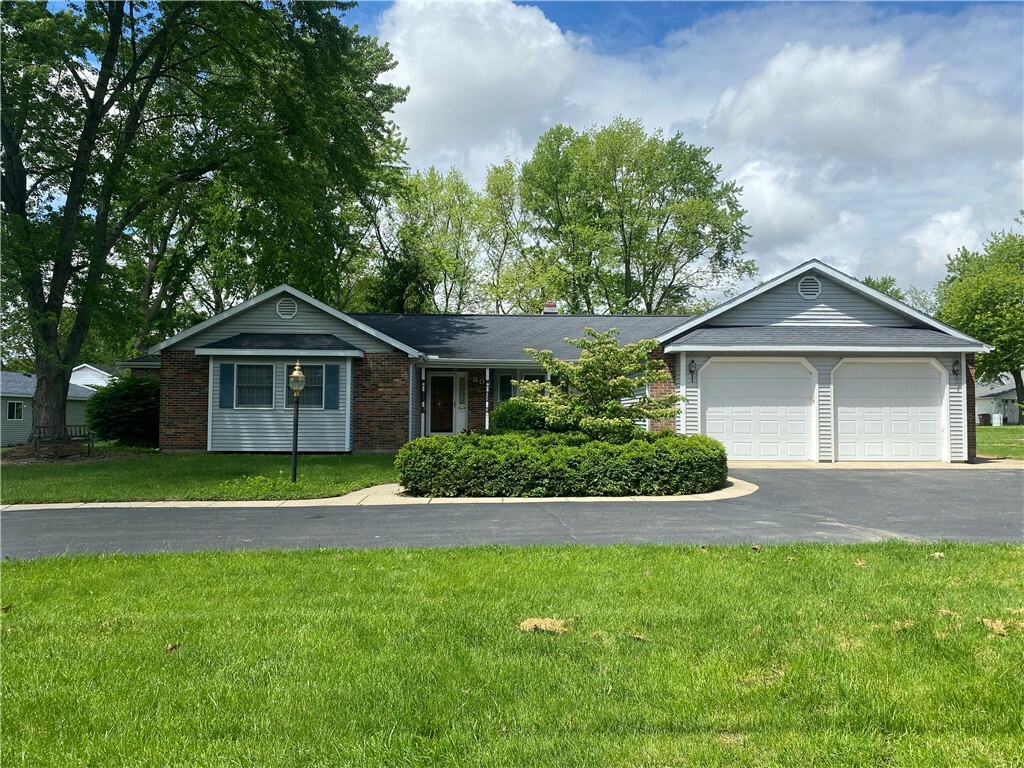 Property Photo: 303 S Pine Street IL 62557