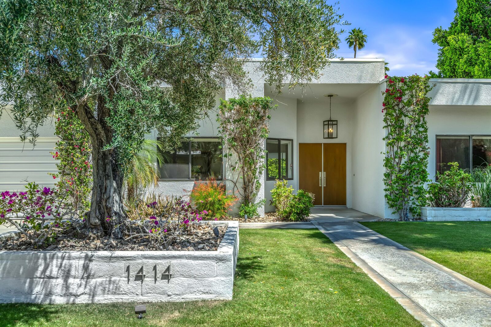 Property Photo:  1414 S Sagebrush Road  CA 92264 