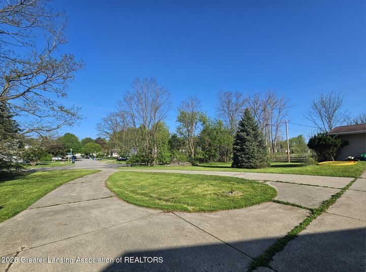 Property Photo:  6815 Aurelius Road  MI 48911 