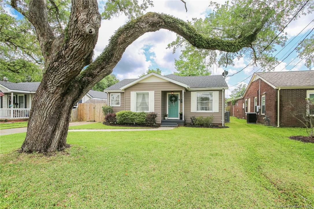 Property Photo: 217 W School Street LA 70605
