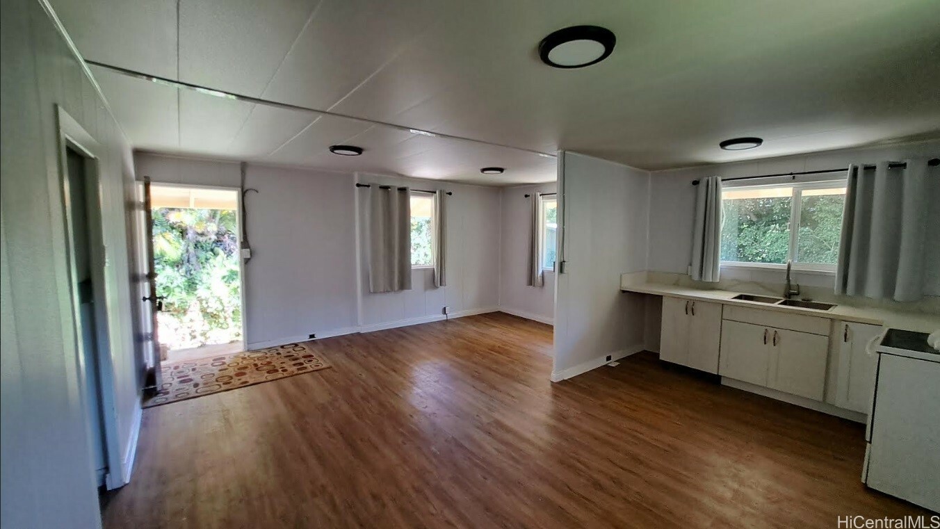 Property Photo: 3904 Maunahilu Place HI 96816