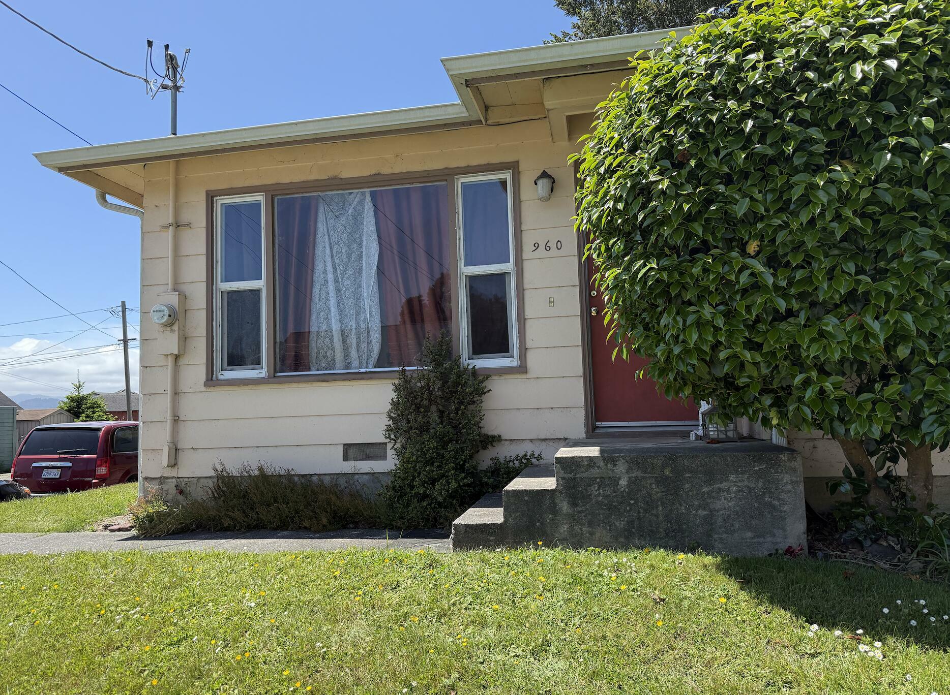 Property Photo: 960 14th Street CA 95540