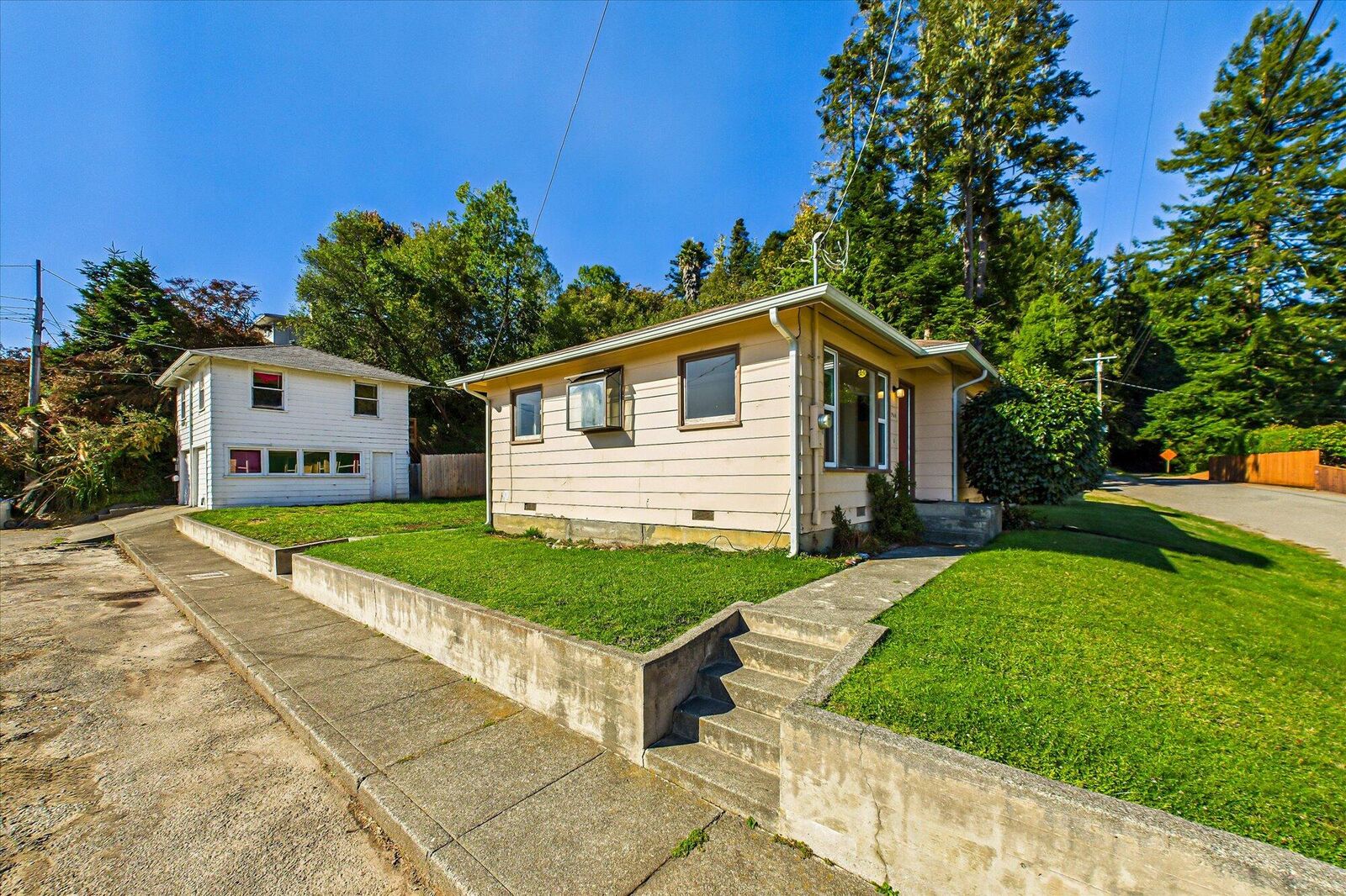 Property Photo: 960 14th Street CA 95540