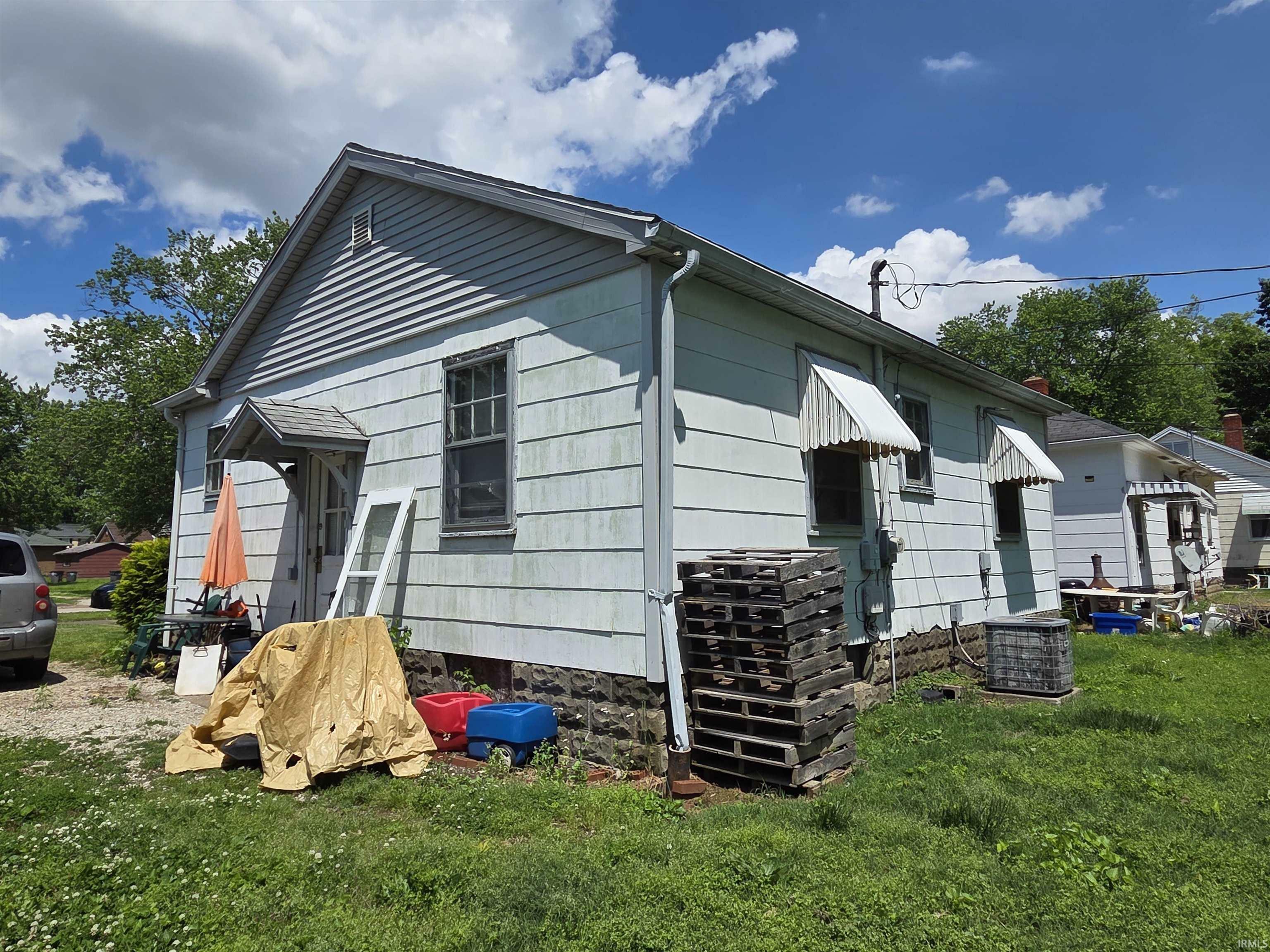 Property Photo: 1109 E Chandler Avenue IN 47714