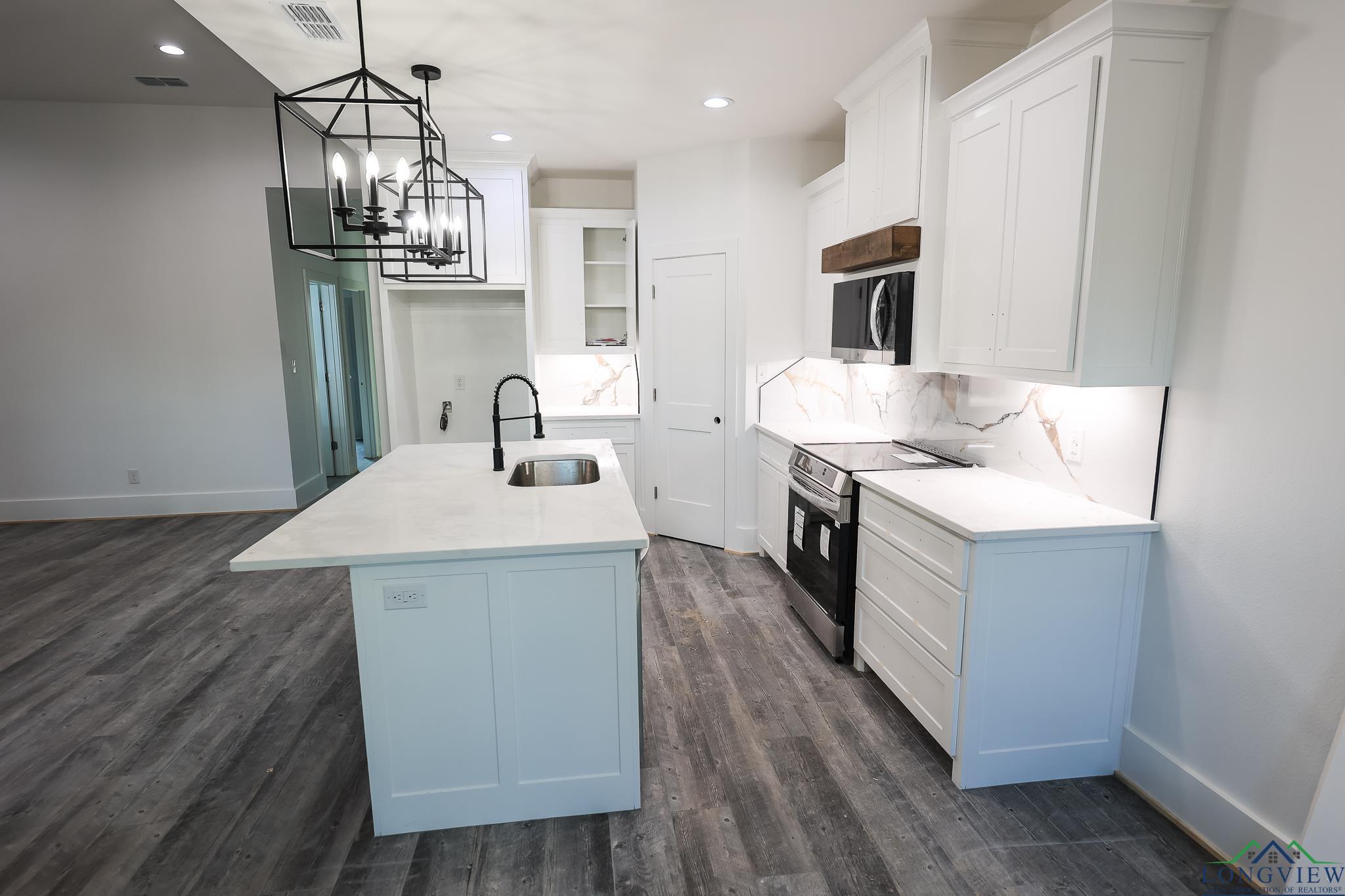 Property Photo:  146 Hillcrest Dr  TX 75647 