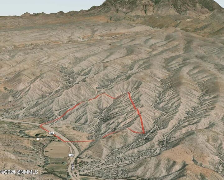 Property Photo:  649 Calle Del Norte Road  NM 87939 