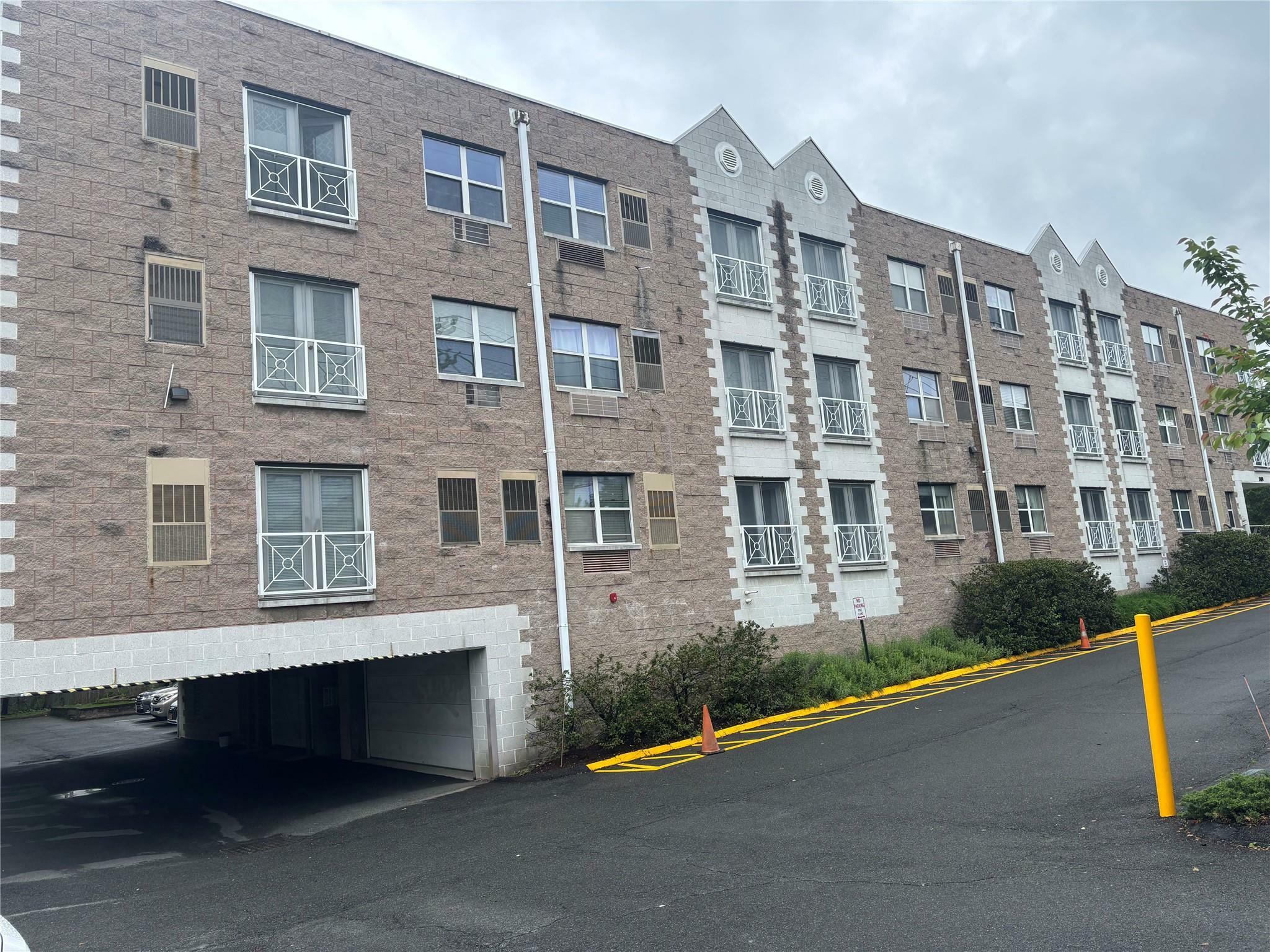 501 N Barry Avenue 2J  Mamaroneck NY 10543 photo