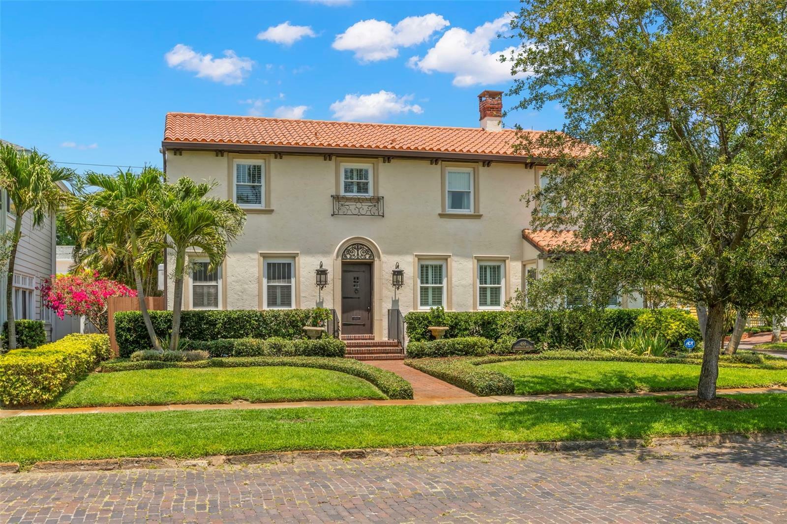 Property Photo: 455 18th Avenue NE FL 33704