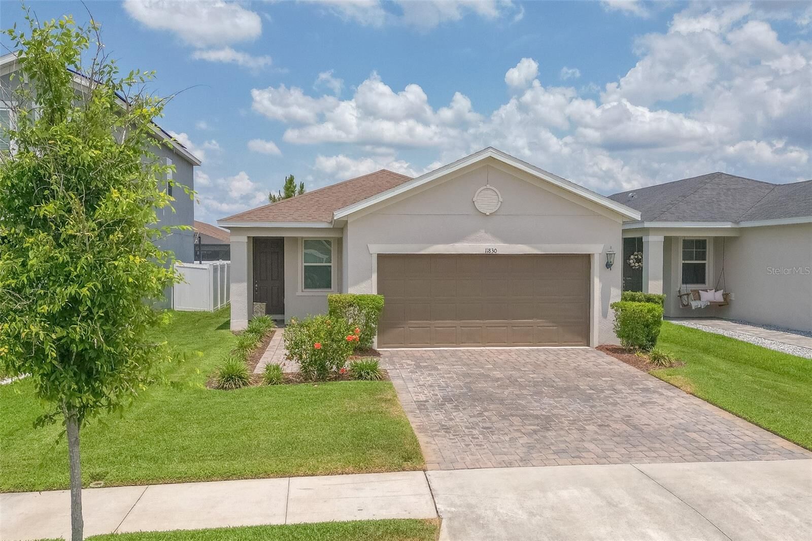 Property Photo: 11830 Brighton Knoll Loop FL 33579