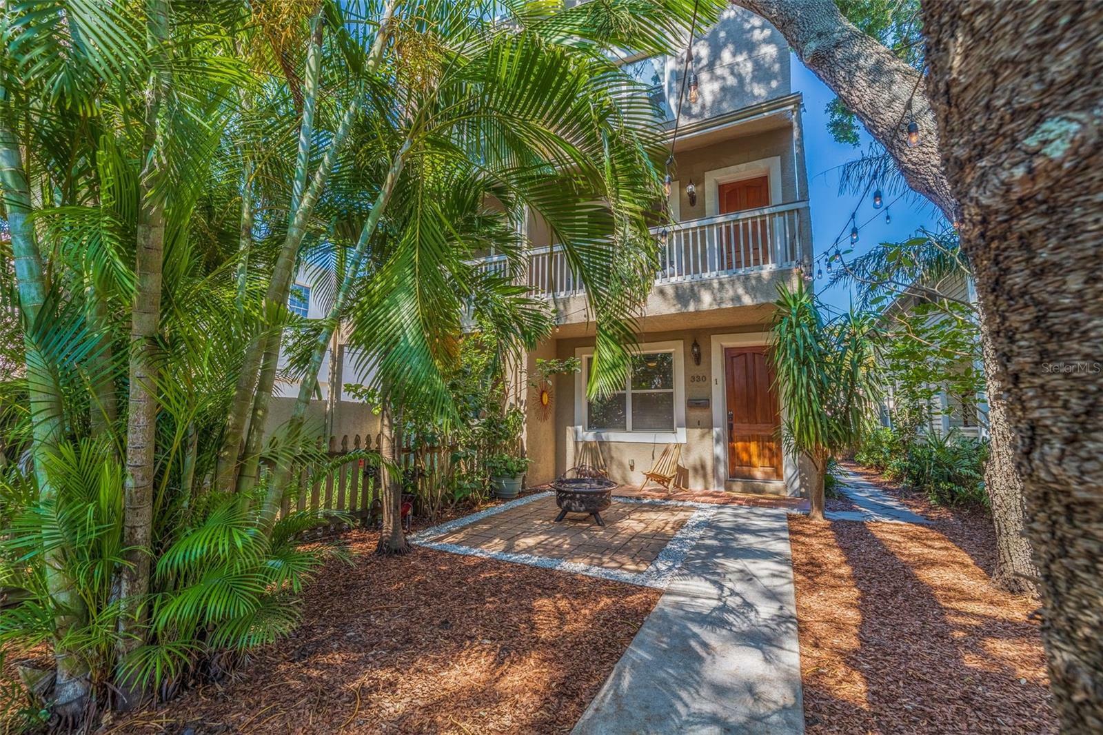 Property Photo: 330 Lang Court N 1 FL 33701