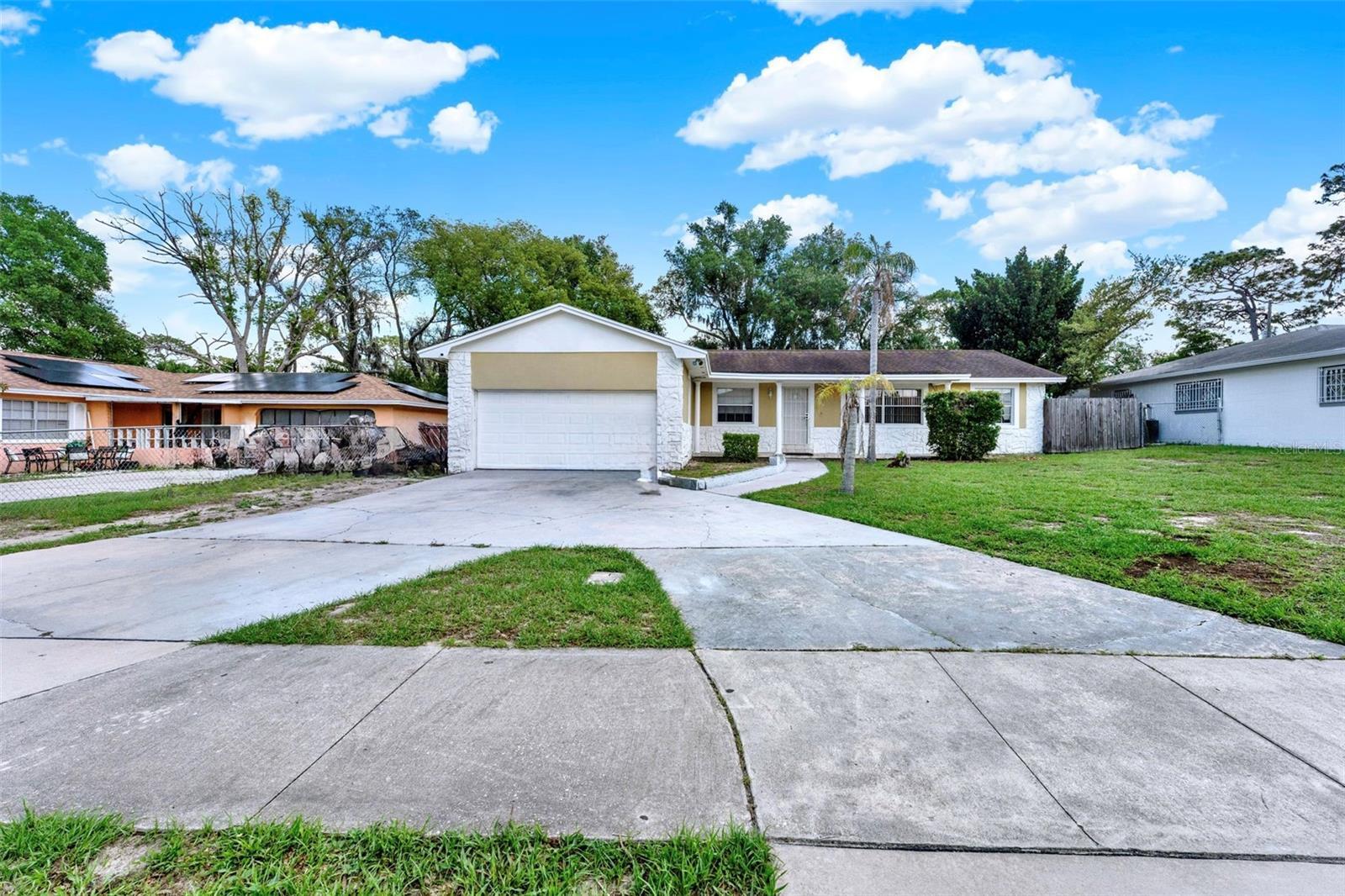 Property Photo: 2809 Pioneer Road FL 32808