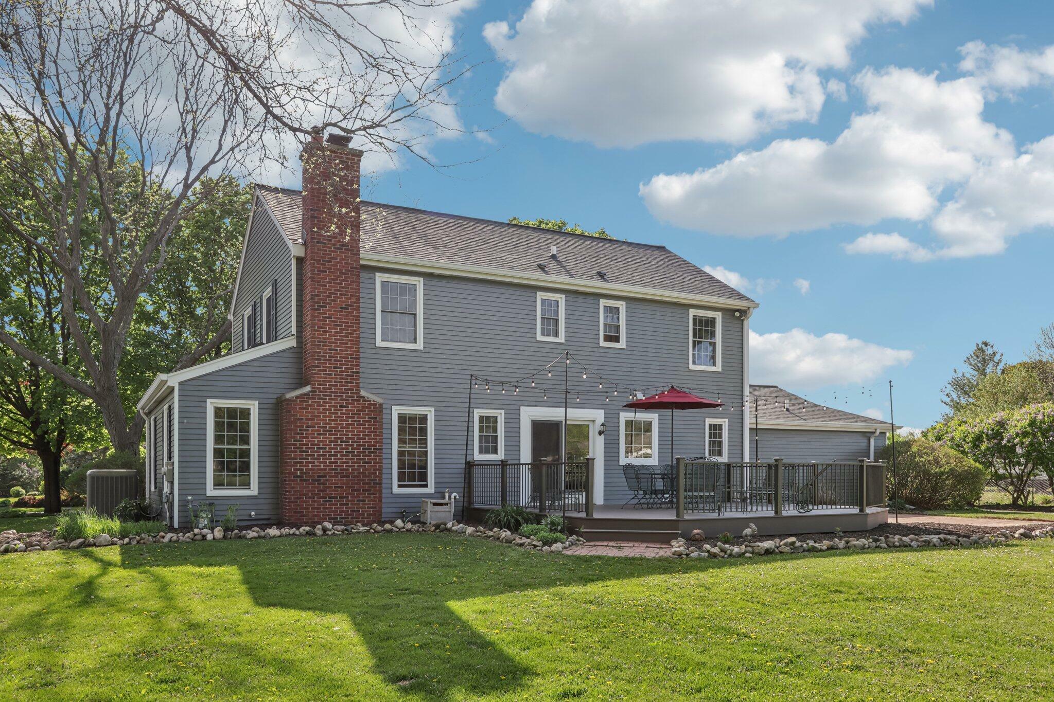 Property Photo: 452 Bron Derw Ct WI 53183