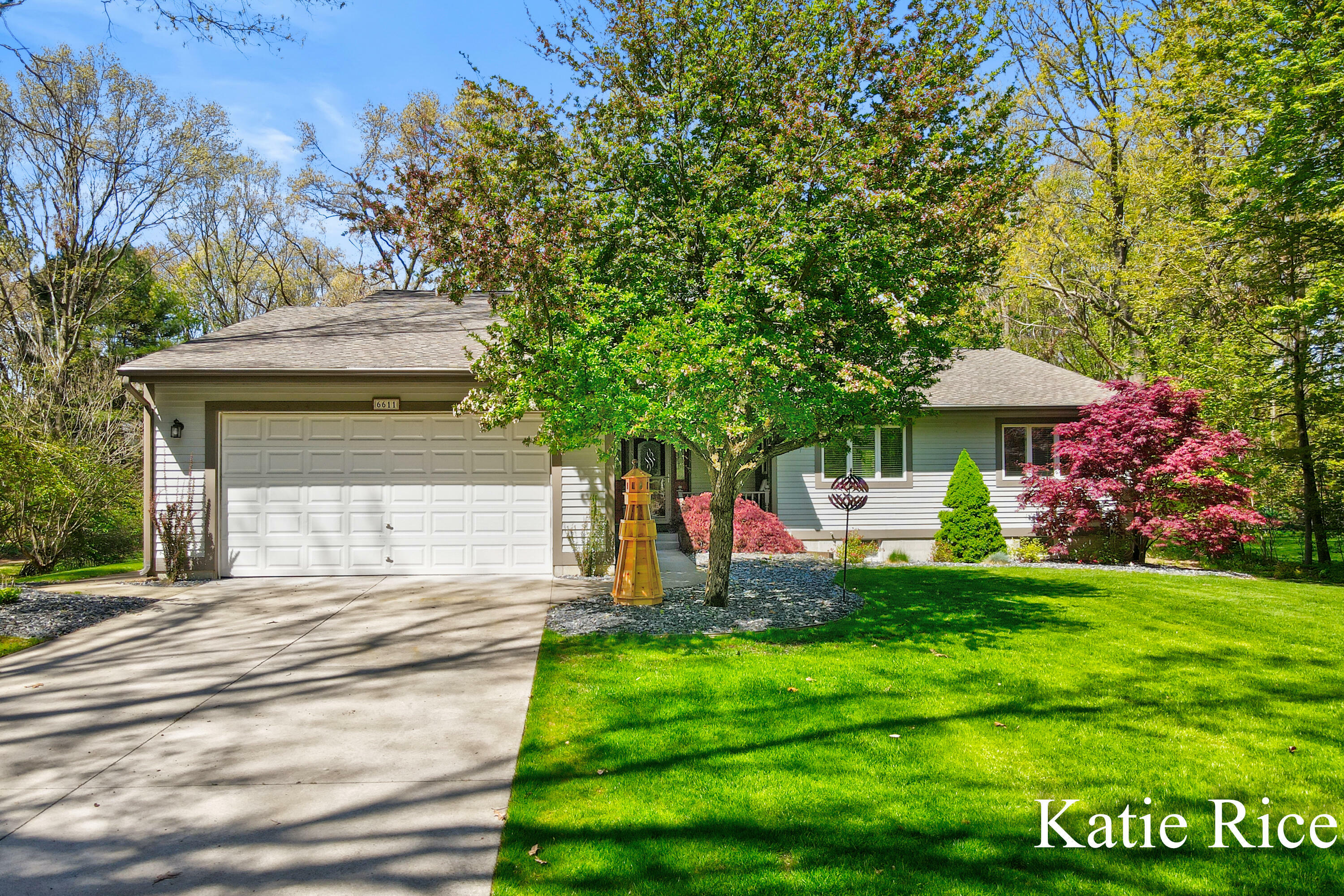Property Photo: 6611 Burton Woods Drive MI 49461
