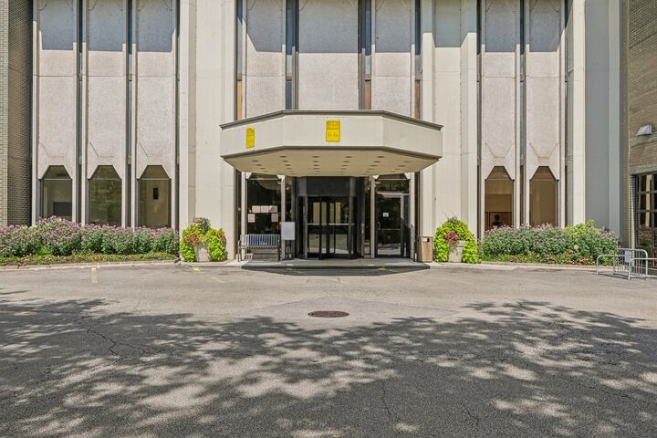 Property Photo: 6007 N Sheridan Road 25F IL 60660