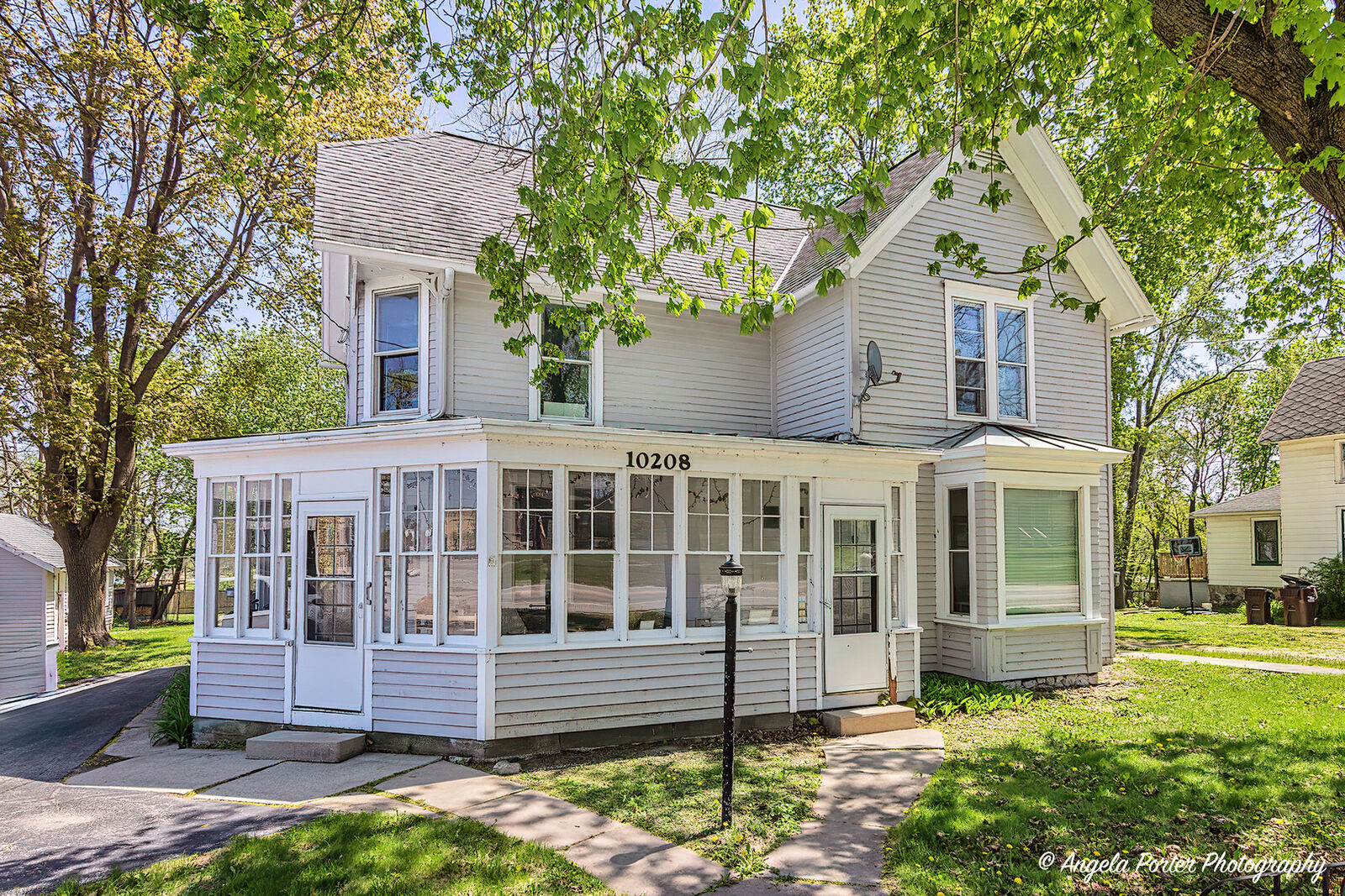 Property Photo:  10208 N Main Street  IL 60071 