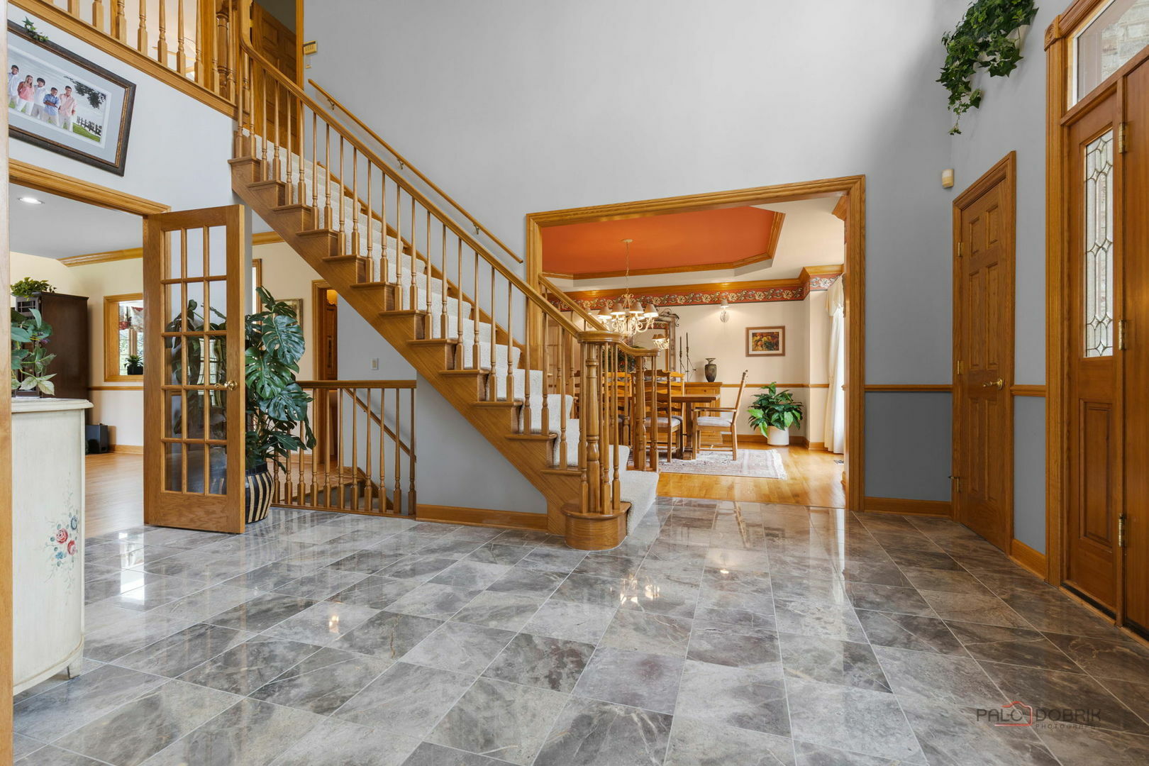 Property Photo: 9 Beacon Hill Drive IL 60010