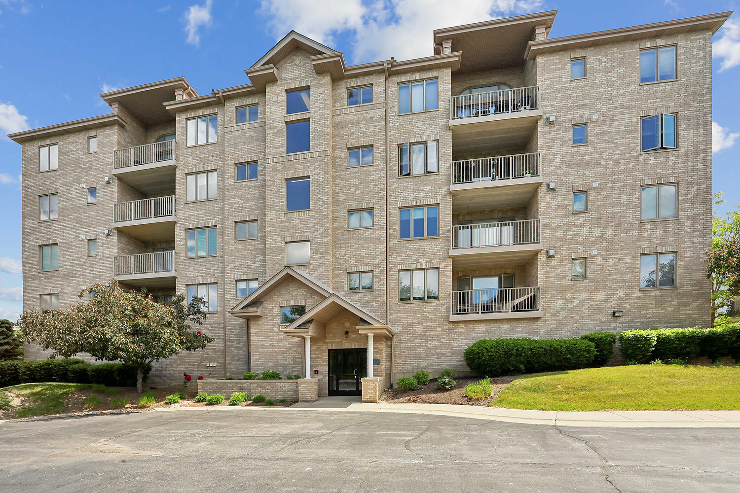 Property Photo: 11110 Waters Edge Drive 4D IL 60467