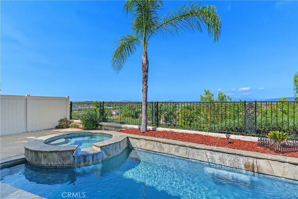 Property Photo: 44886 Camino Veste CA 92592