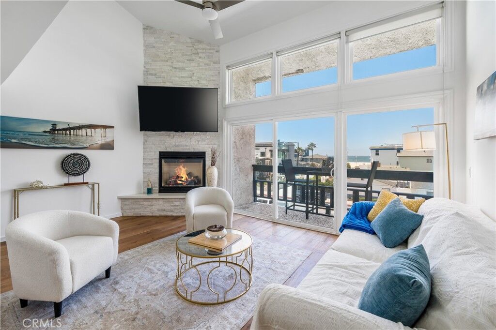 Property Photo: 320 Hermosa Avenue 202 CA 90254