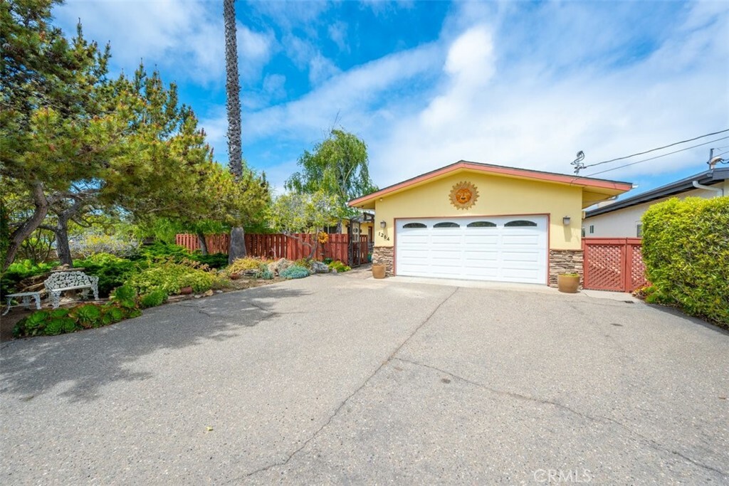 Property Photo:  1264 Vista Del Osos  CA 93402 