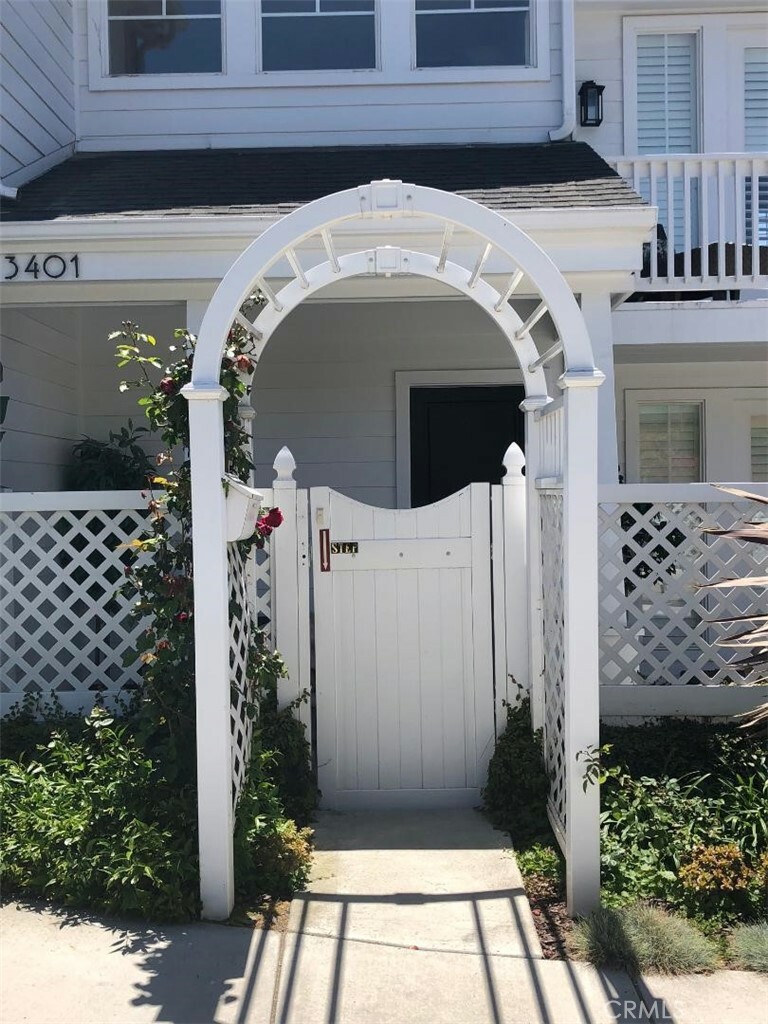 Property Photo: 3401 5th Avenue CA 92625