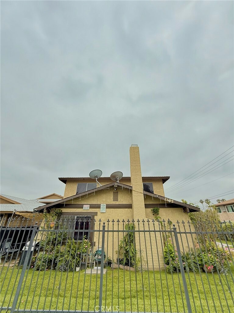 Property Photo:  2195 E 19th Street  CA 92404 