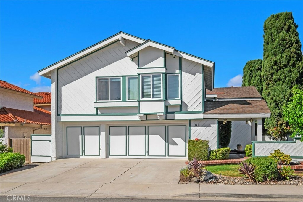 Property Photo: 9 Aberdeen St CA 92620