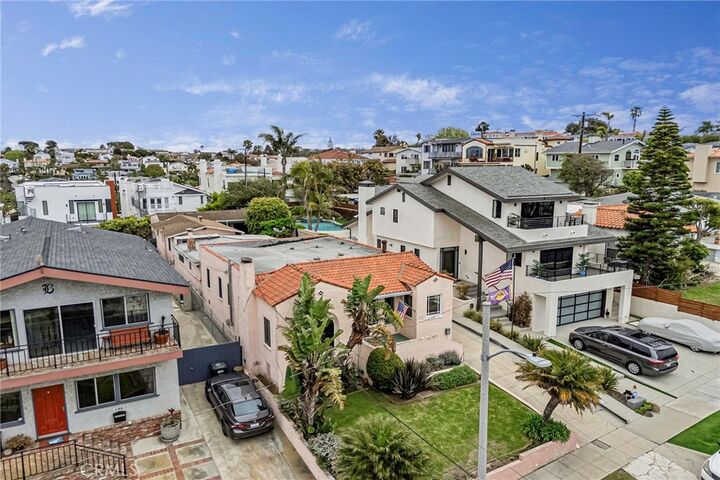 Property Photo:  410 S Gertruda Avenue  CA 90277 