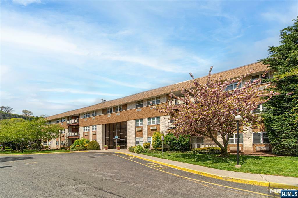 1111 River Road F03  Edgewater NJ 07020 photo