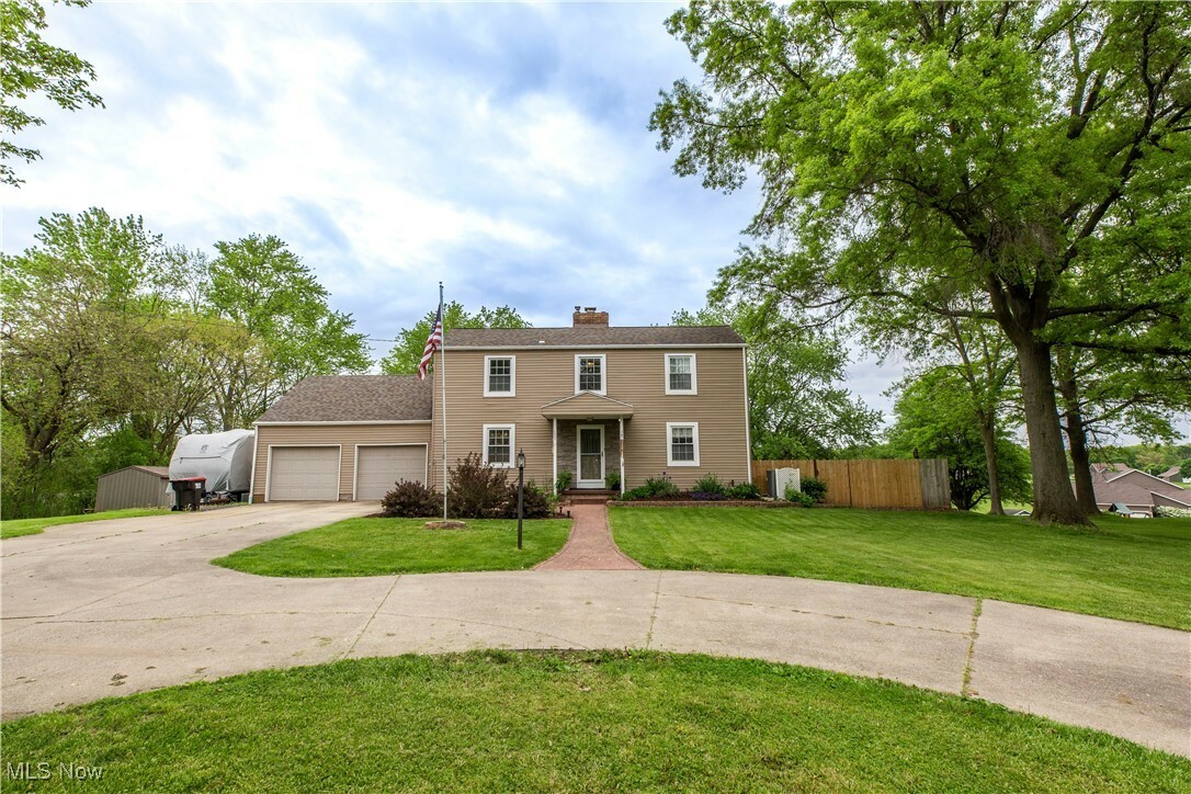 Property Photo: 13658 Market Avenue N OH 44632