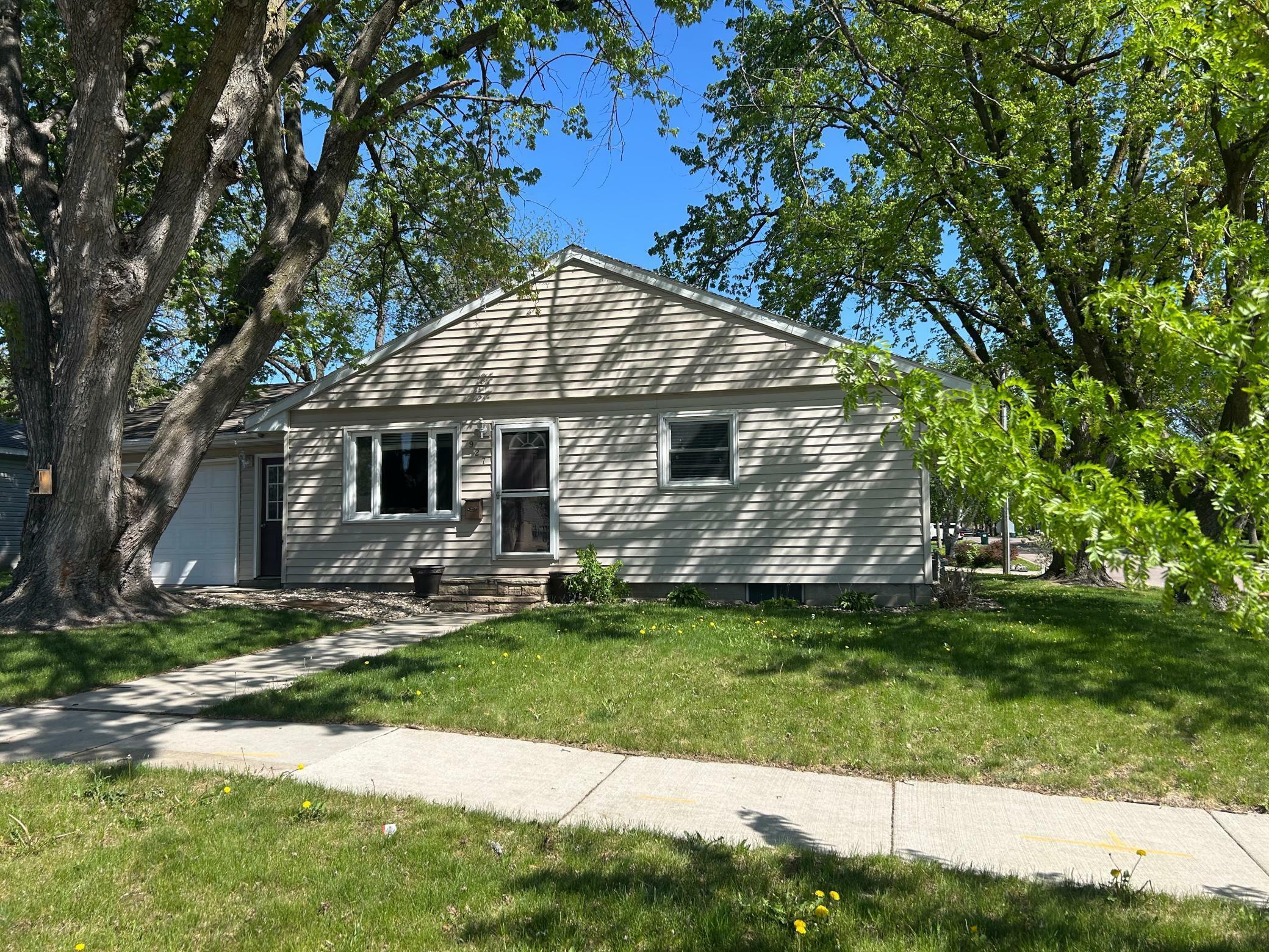 927 15th Street E  Glencoe MN 55336 photo