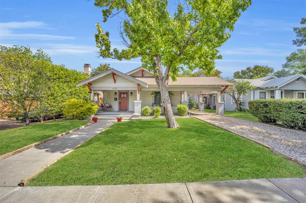 Property Photo: 6227 Lakeshore Drive TX 75214