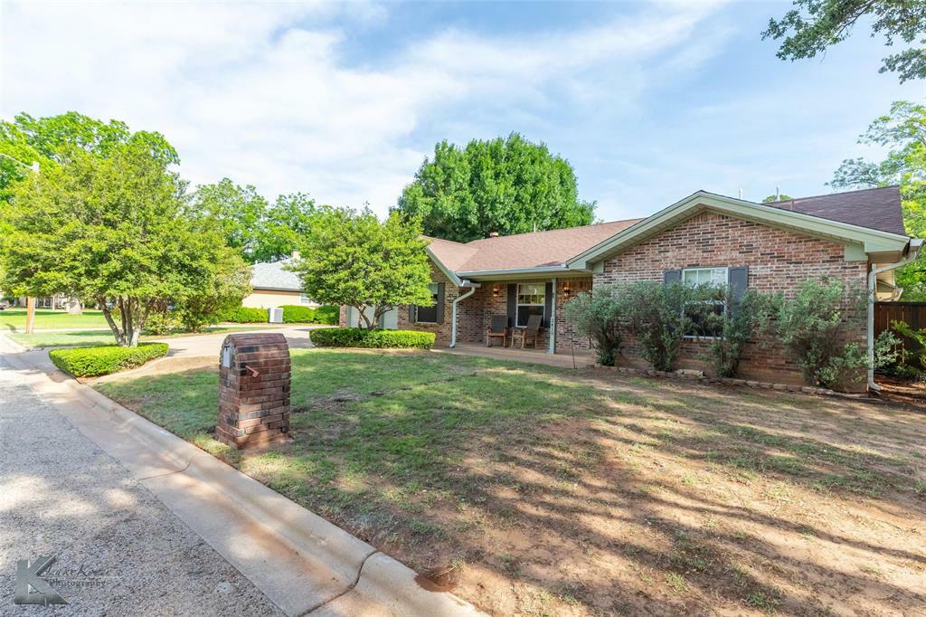 Property Photo: 2410 Helena Circle TX 79606