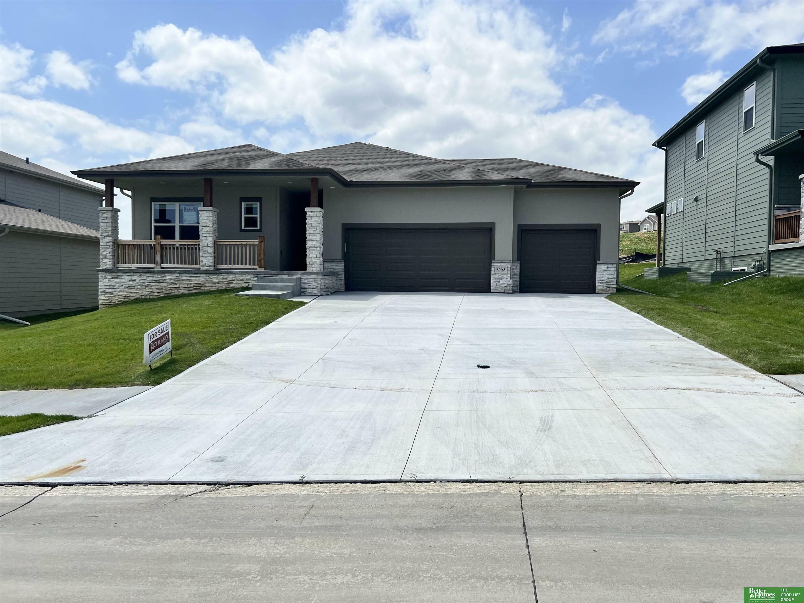 17521 Clay Street  Elkhorn NE 68007 photo