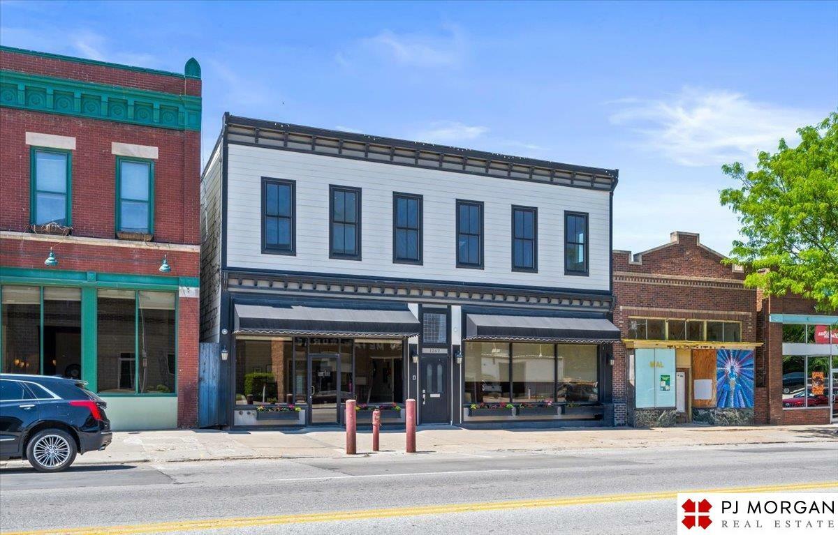 Property Photo: 1262 S 13th Street NE 68108