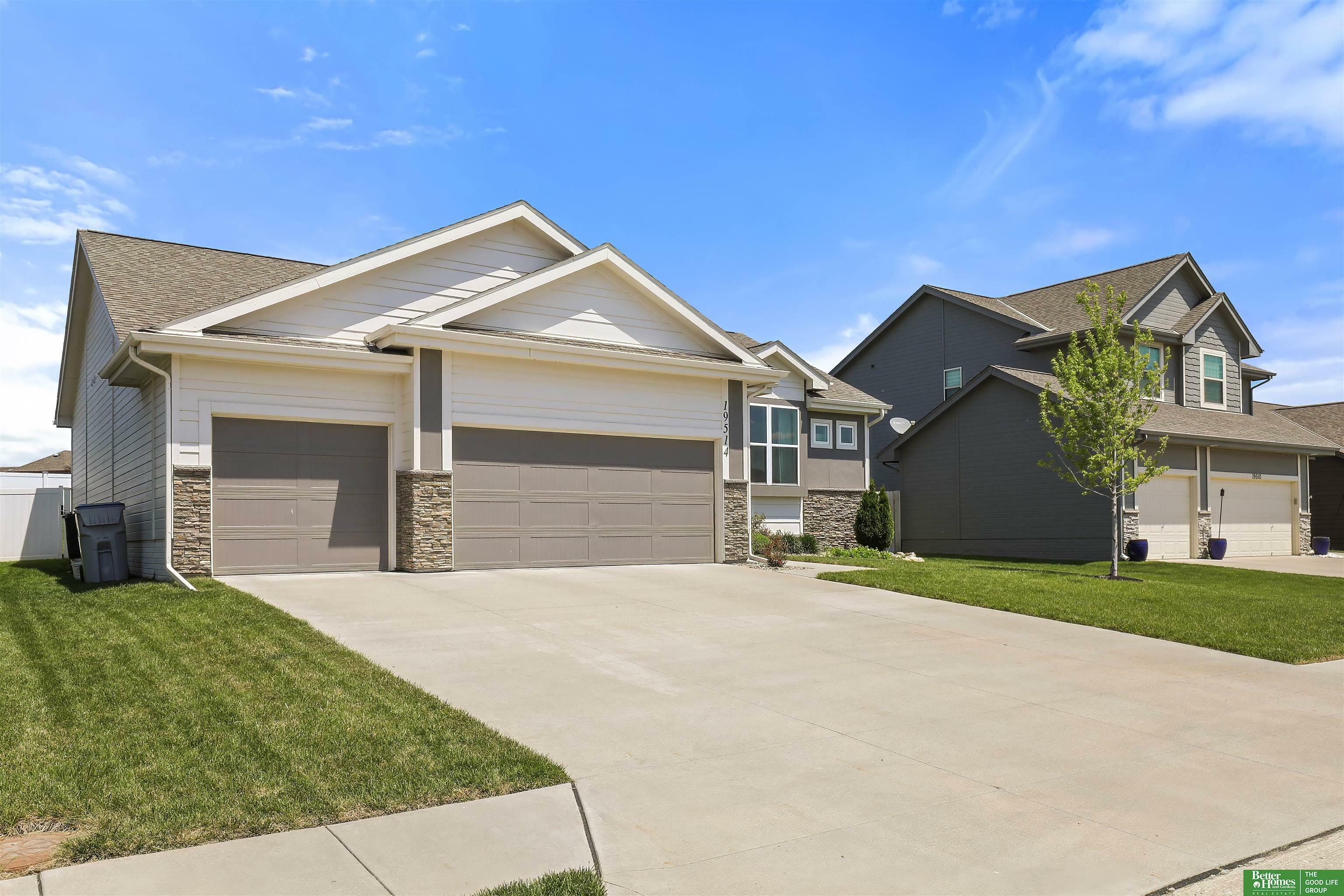 Property Photo: 19514 Redwood Street NE 68028