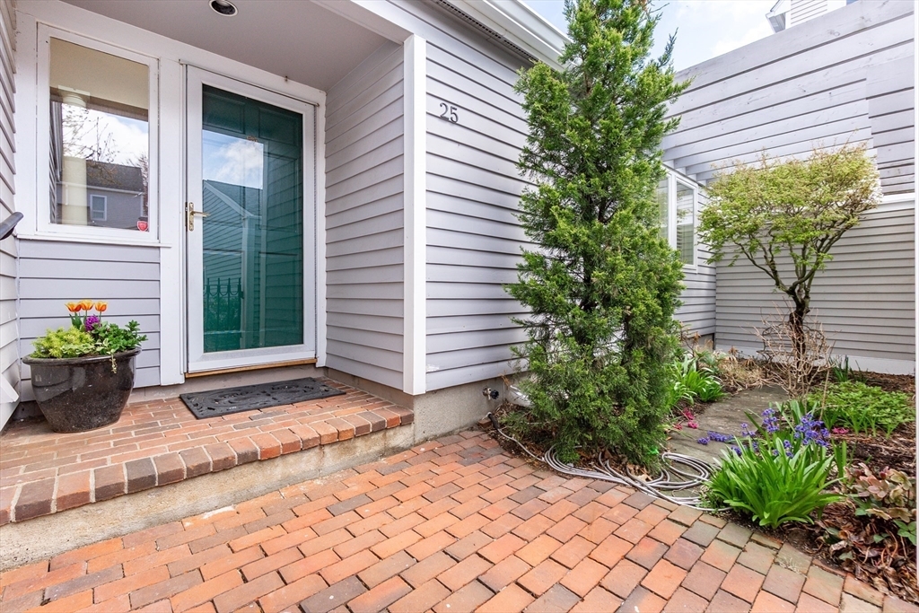 Property Photo:  25 Hopewell Farm Rd 25  MA 01760 