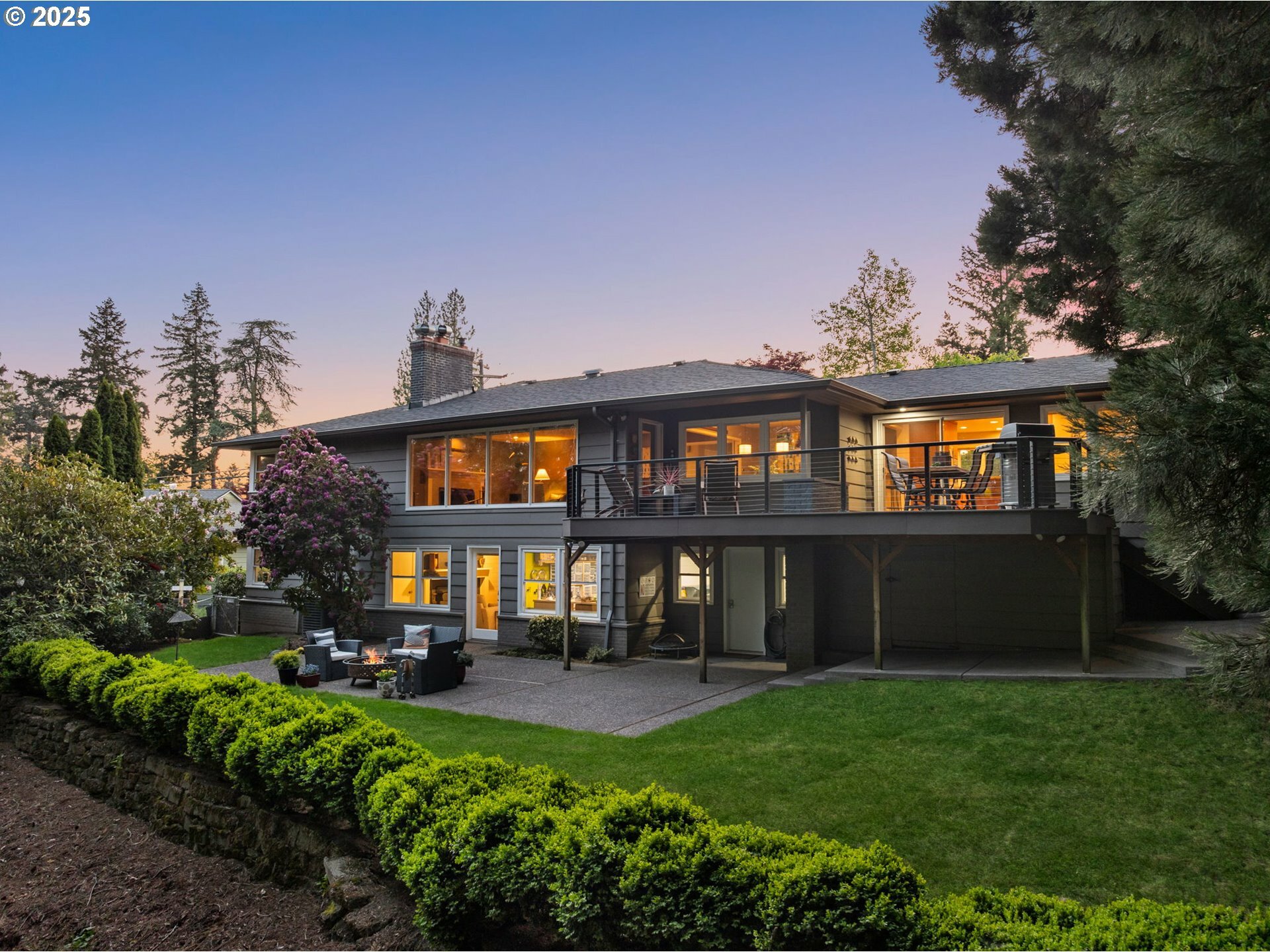 Property Photo: 3370 SW Vista Dr OR 97225
