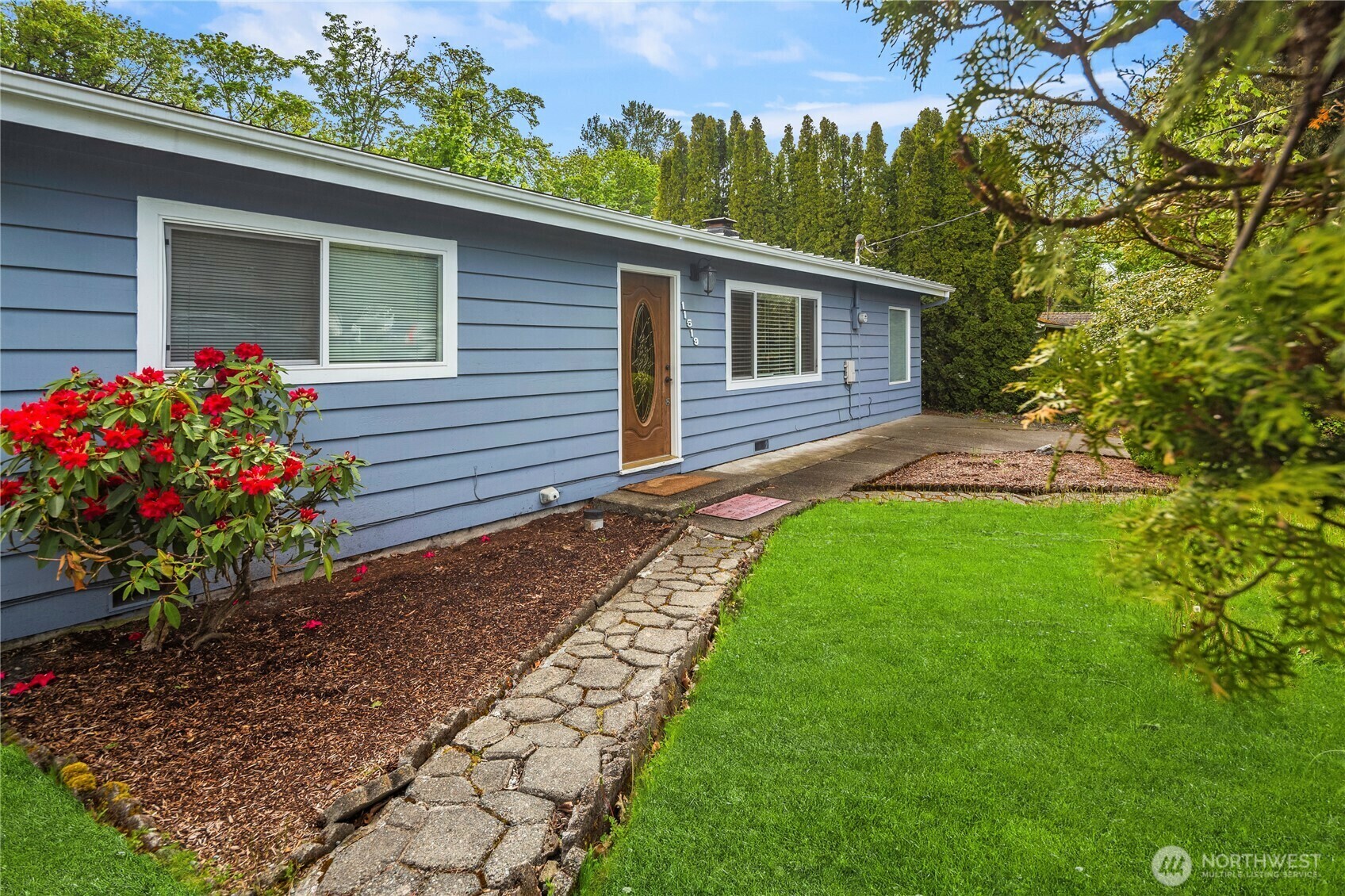 Property Photo: 11519 SE 169th Street WA 98055