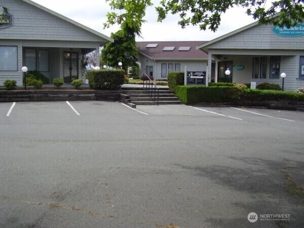 Property Photo: 675 N Fifth Avenue 2B WA 98382
